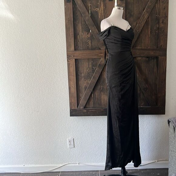 New Sexy Black Satin Off The Shoulder Pleated Long Prom Formal Dress - Picture 7 of 16